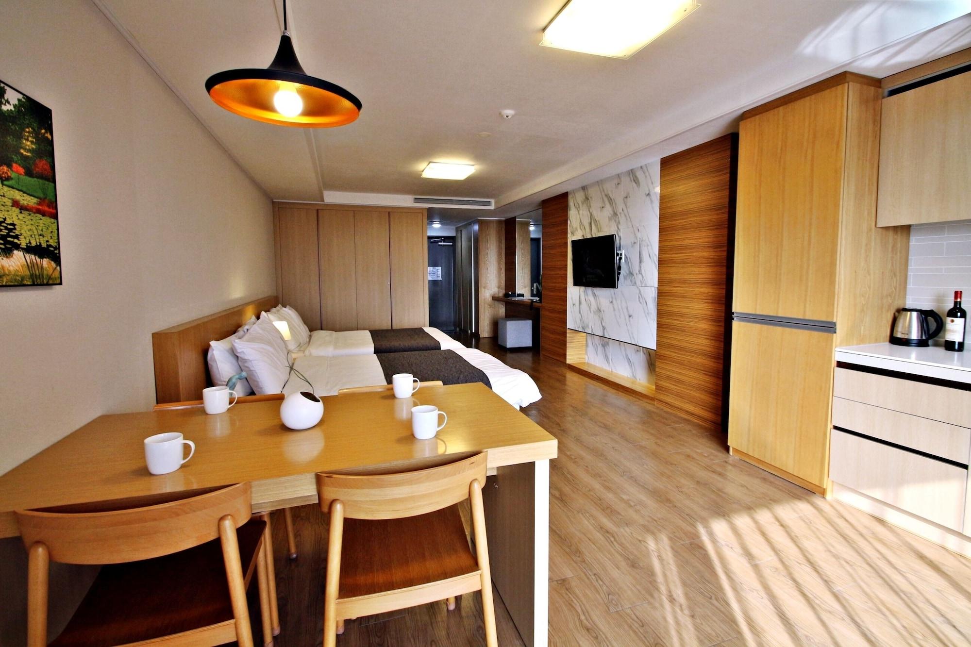 Luceville Seogwipo Extérieur photo