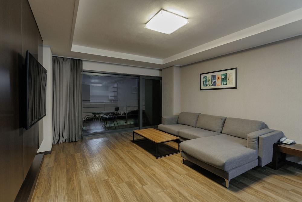 Luceville Seogwipo Extérieur photo