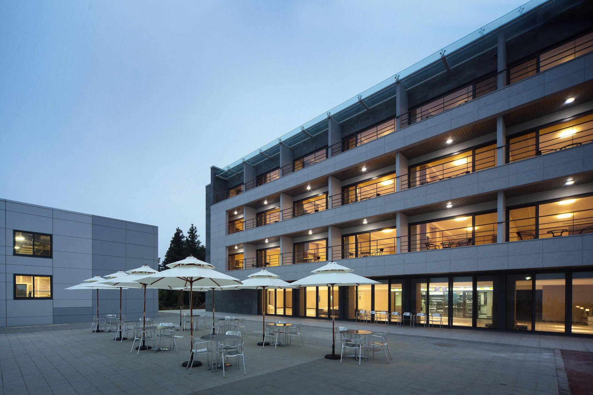 Luceville Seogwipo Extérieur photo